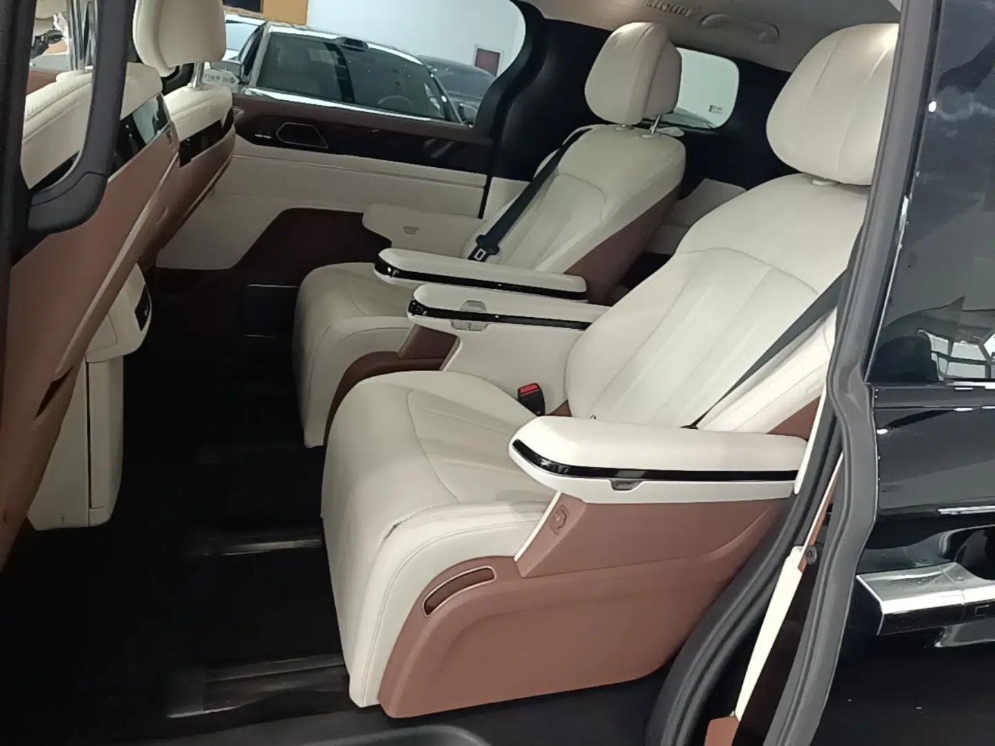 BYD Xia 2025 DM-i 1.5T 180km Beyond Edition — миниатюра 20