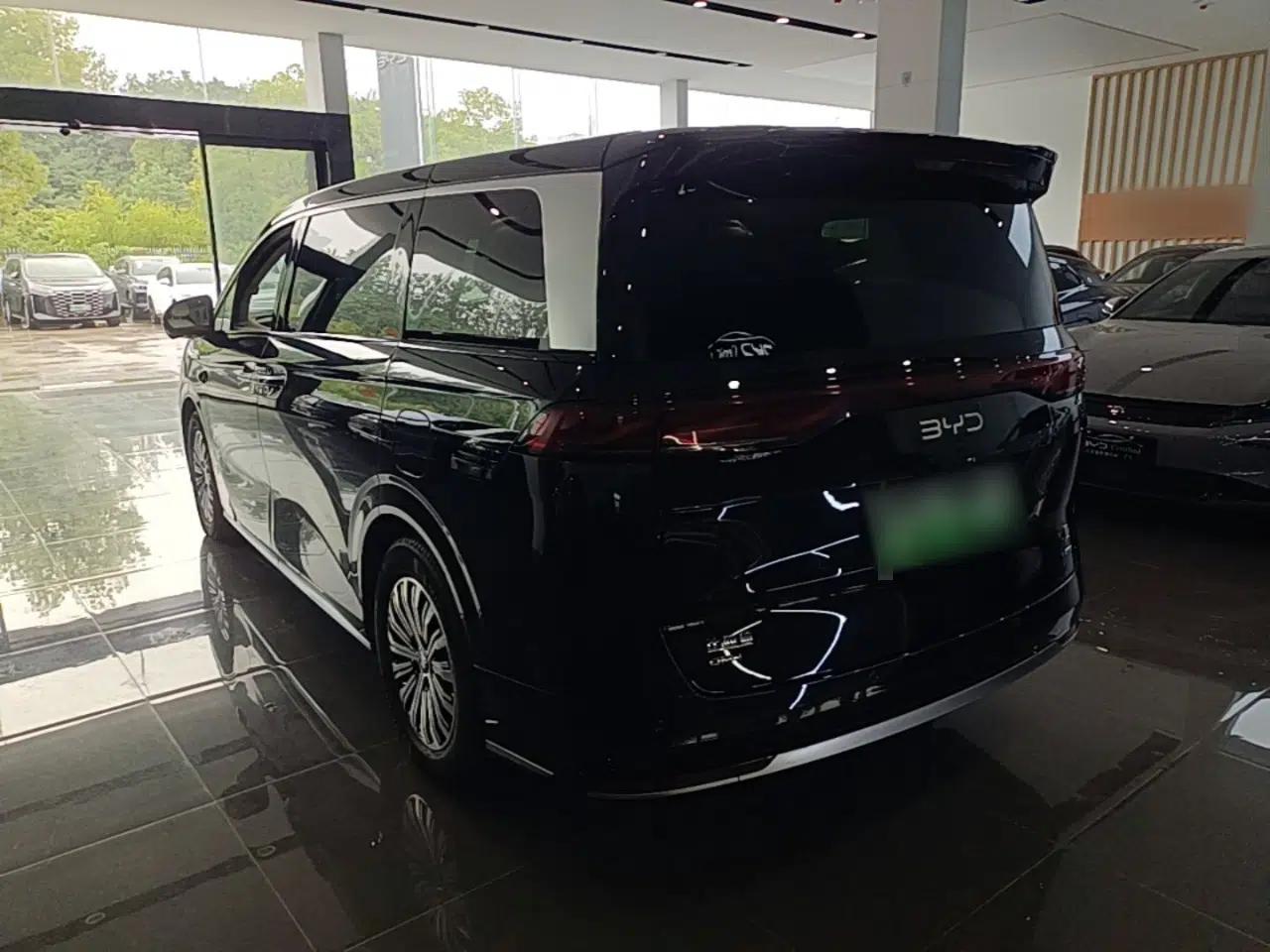 BYD Xia 2025 DM-i 1.5T 180km Beyond Edition — миниатюра 4
