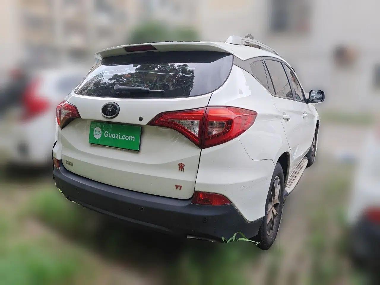 BYD Song 2016 GaiShi Edition 1.5TI Manual Elite Model — миниатюра 6