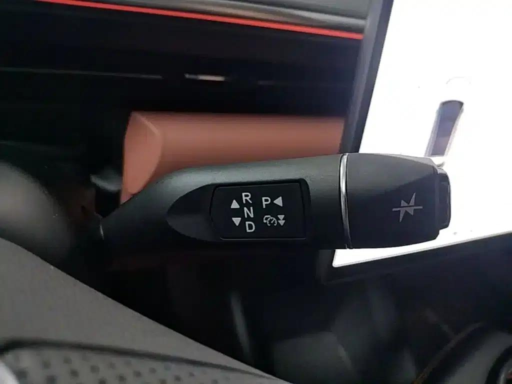 Jihu Alphard T5 2026 Range Extended Edition 1215 Yuanjing Smart Edition — миниатюра 14