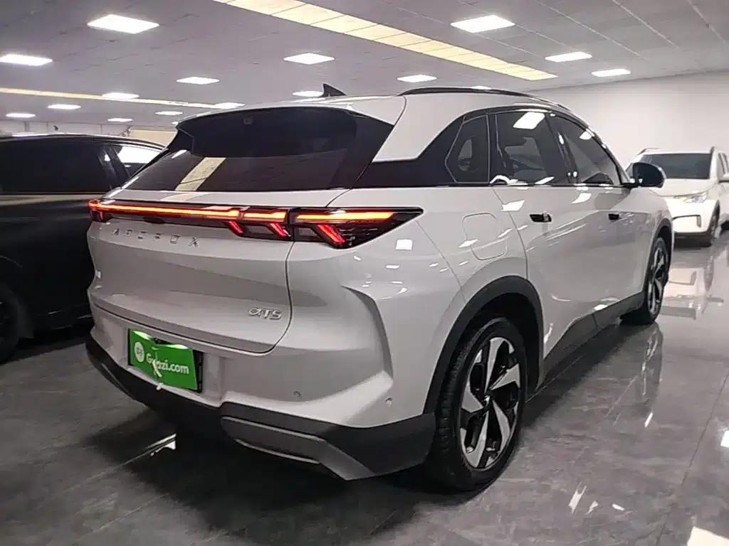 Jihu Alphard T5 2026 Range Extended Edition 1215 Yuanjing Smart Edition — миниатюра 7