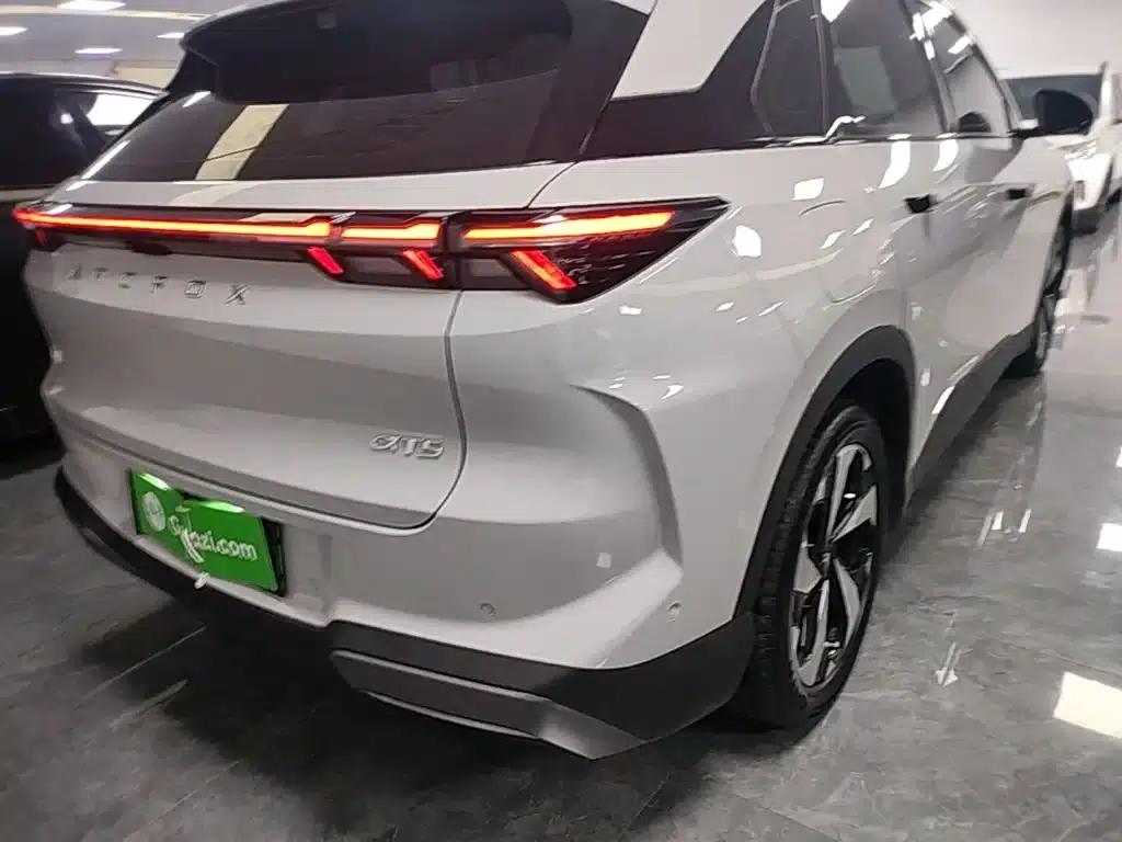 Jihu Alphard T5 2026 Range Extended Edition 1215 Yuanjing Smart Edition — миниатюра 8