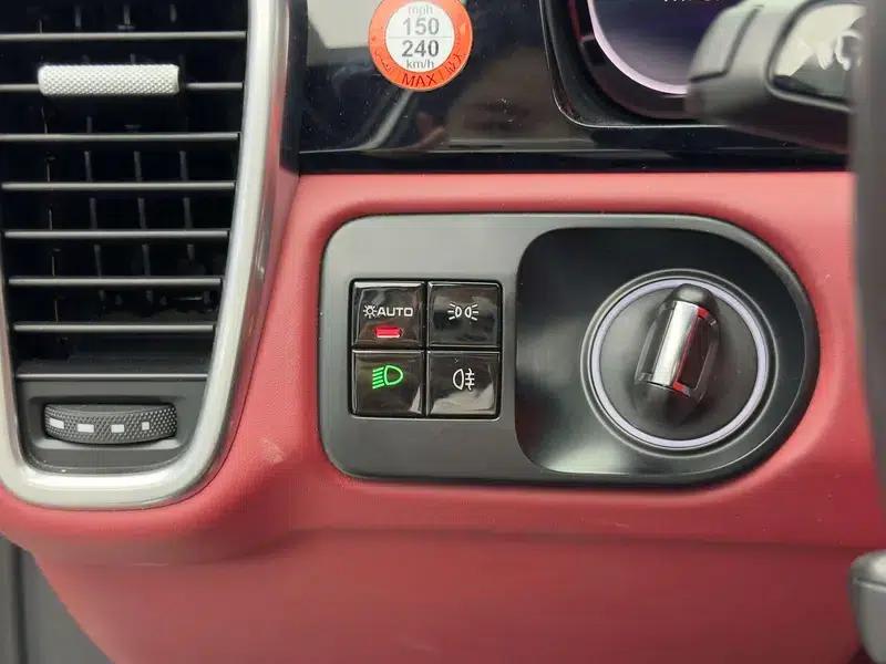 Cayenne E-Hybrid 2019 Cayenne E-Hybrid 2.0T — миниатюра 14