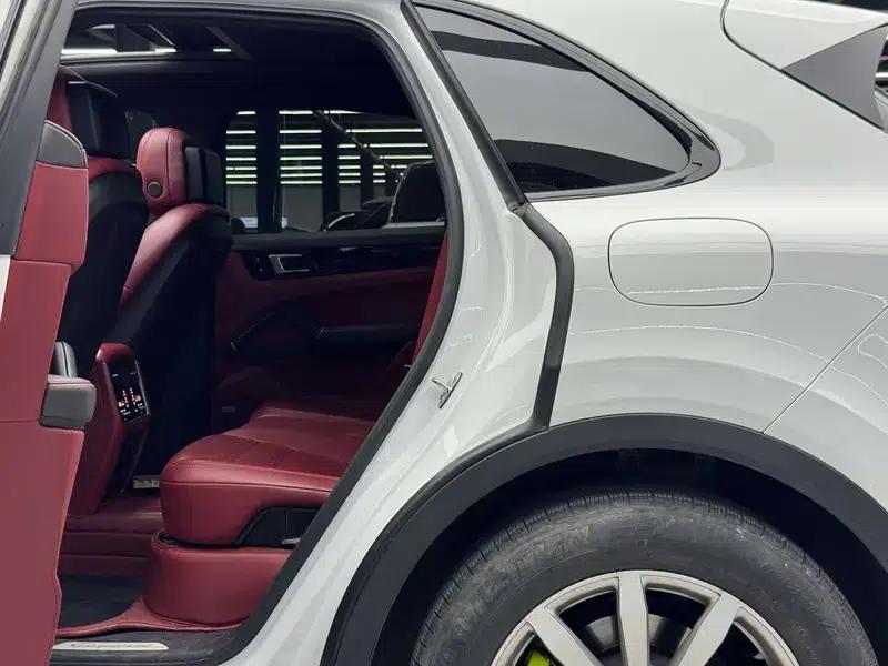Cayenne E-Hybrid 2019 Cayenne E-Hybrid 2.0T — миниатюра 18