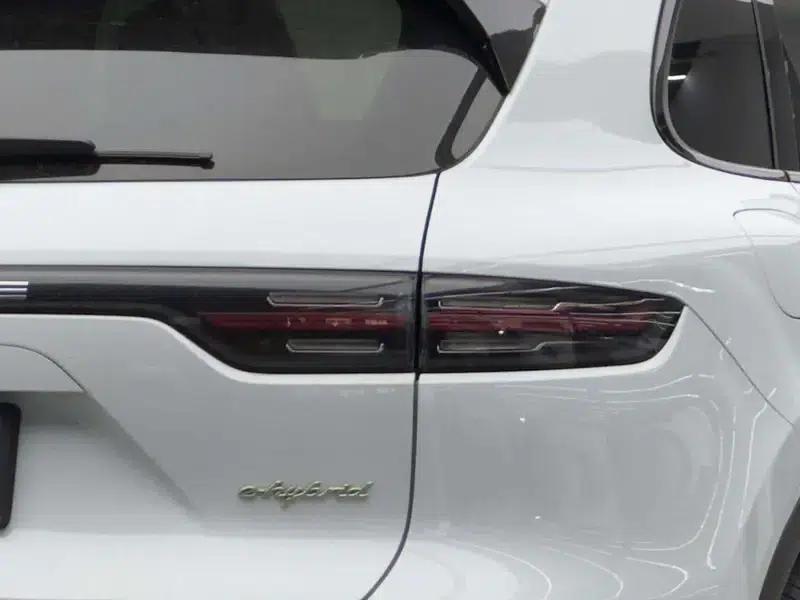 Cayenne E-Hybrid 2019 Cayenne E-Hybrid 2.0T — миниатюра 4