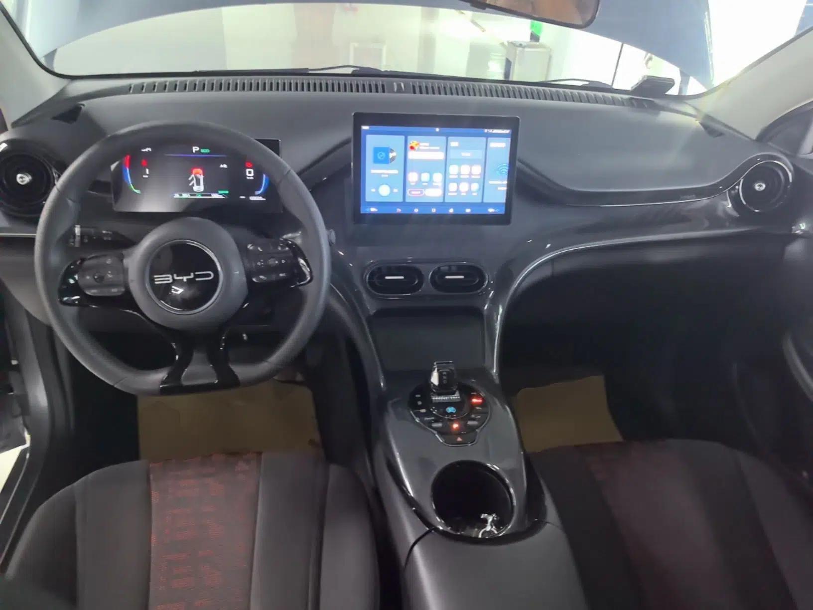 BYD e2 2023 Travel Edition — миниатюра 12