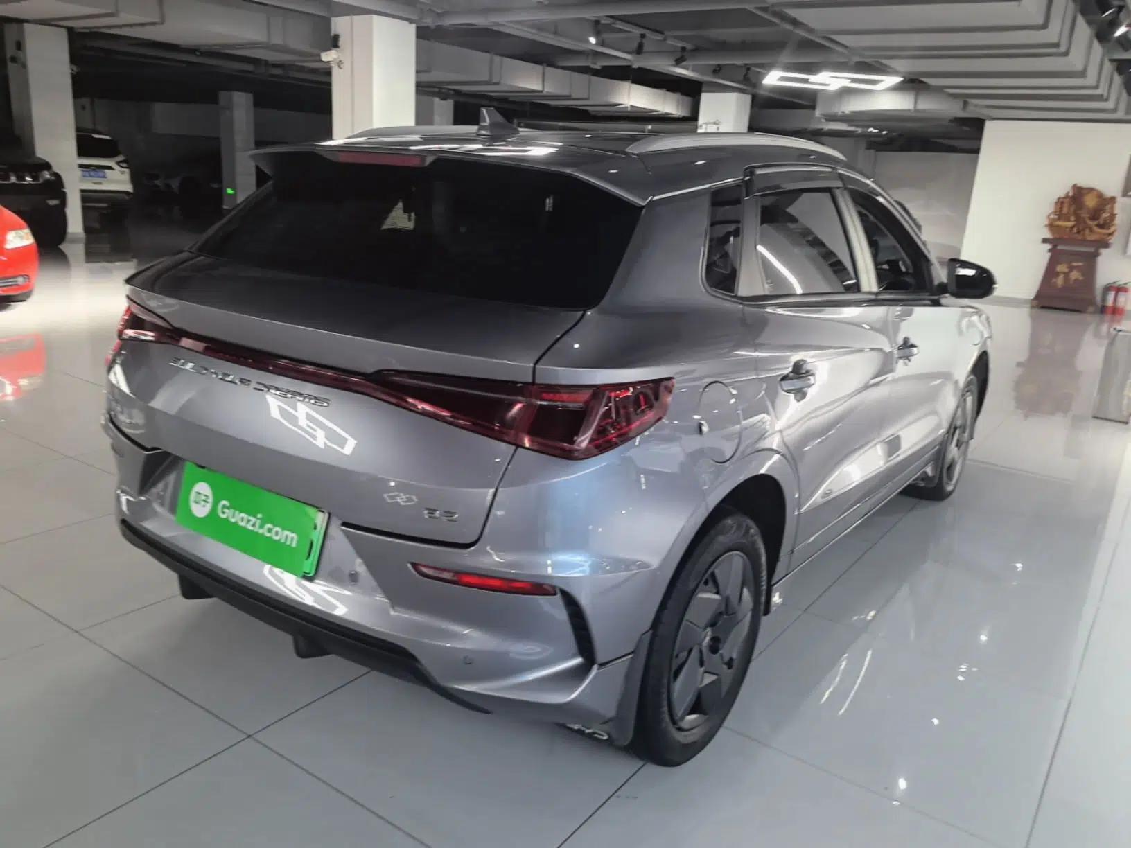 BYD e2 2023 Travel Edition — миниатюра 6