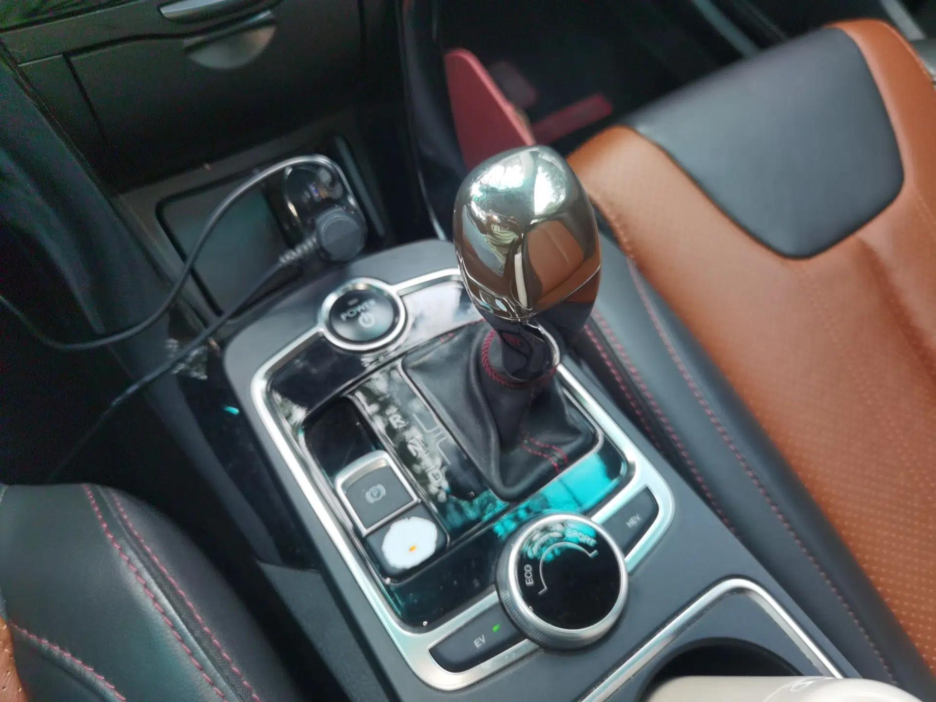 BYD Qin New Energy 2015 1.5T Dual-Crown Flagship Plus Edition — миниатюра 14