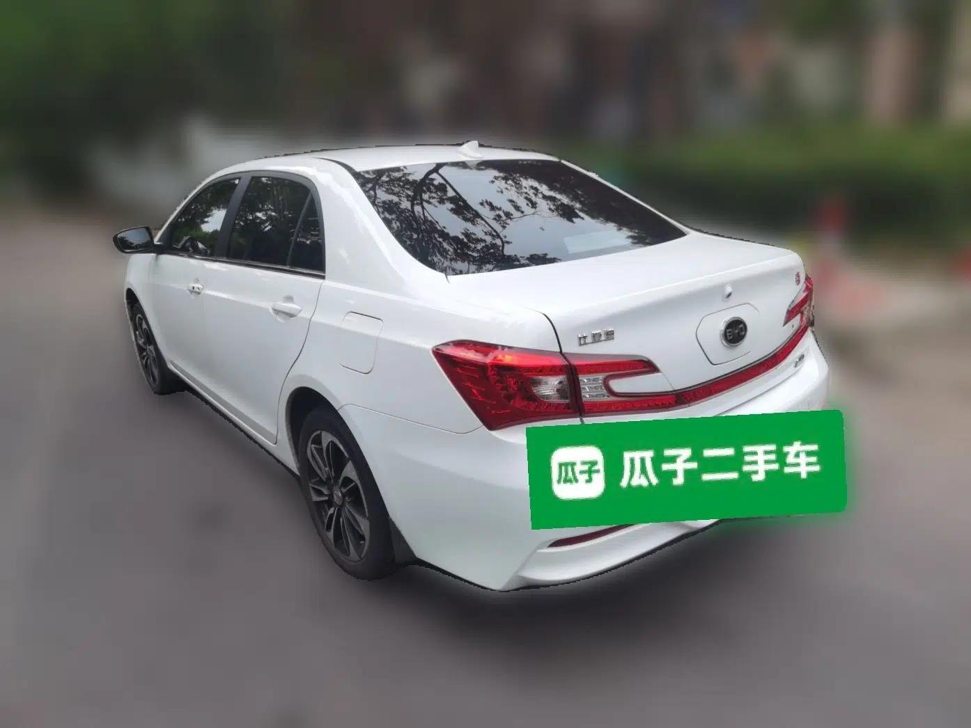 BYD Qin New Energy 2015 1.5T Dual-Crown Flagship Plus Edition — миниатюра 4
