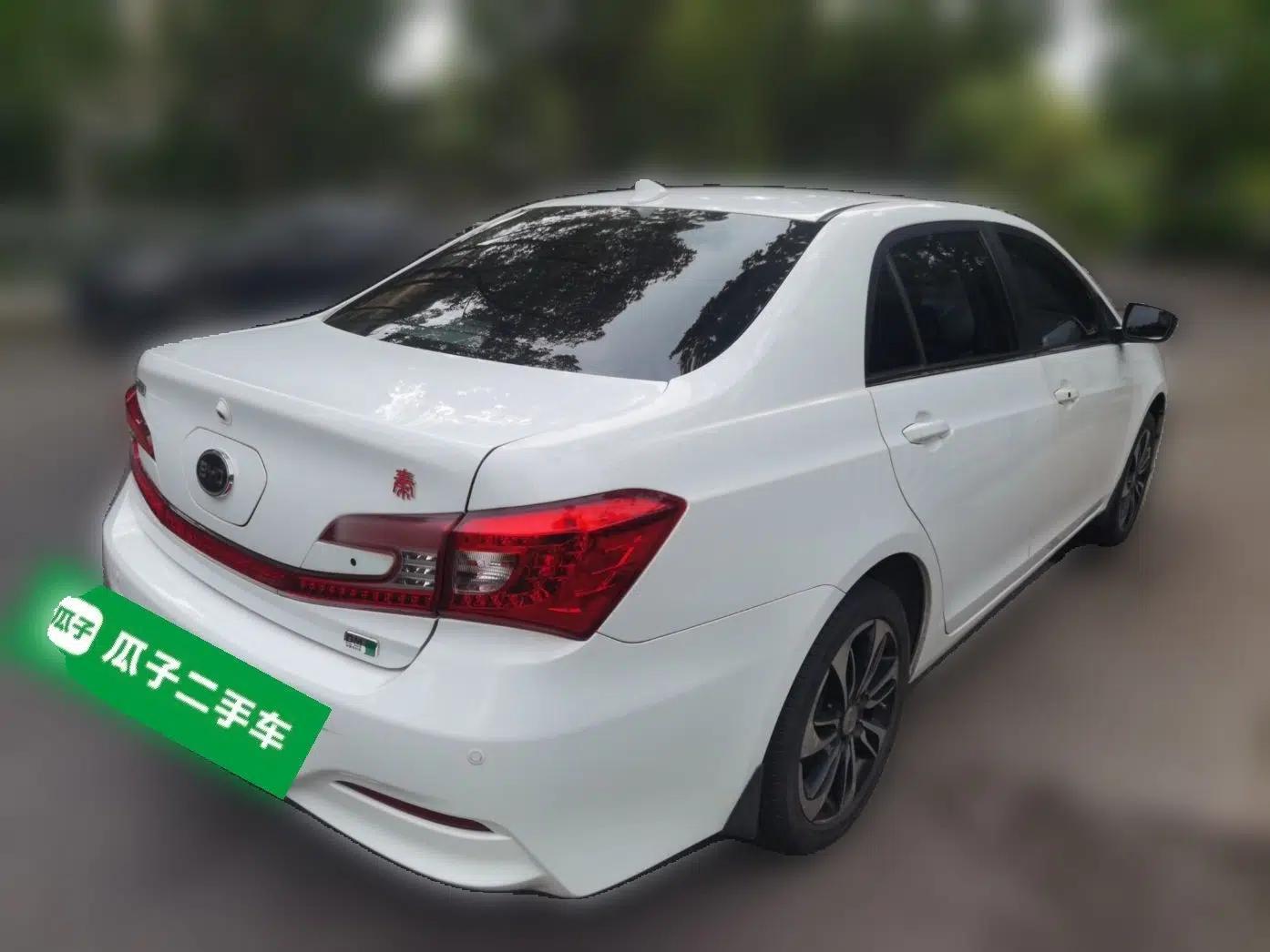BYD Qin New Energy 2015 1.5T Dual-Crown Flagship Plus Edition — миниатюра 6