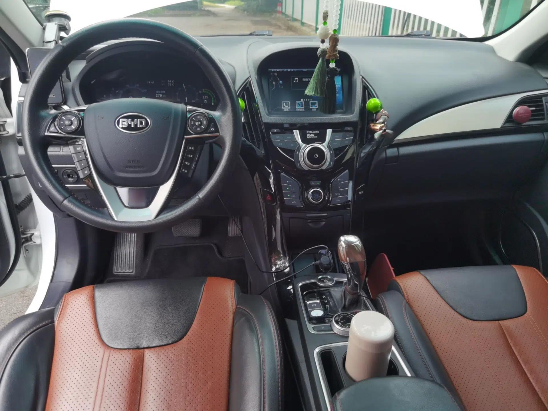BYD Qin New Energy 2015 1.5T Dual-Crown Flagship Plus Edition — миниатюра 9