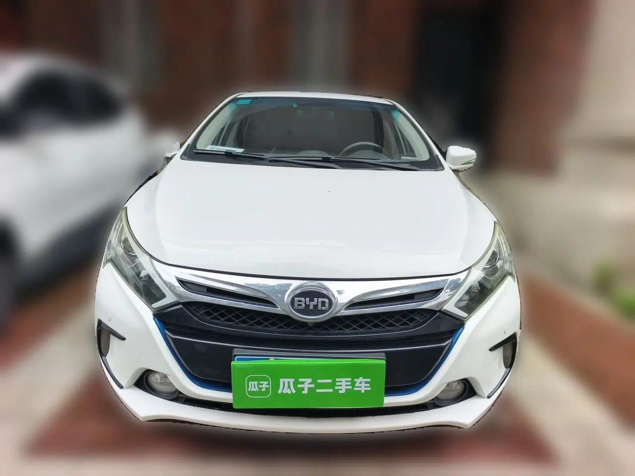 BYD Qin New Energy 2015 1.5T Dual-Crown Flagship Plus Edition — миниатюра 2