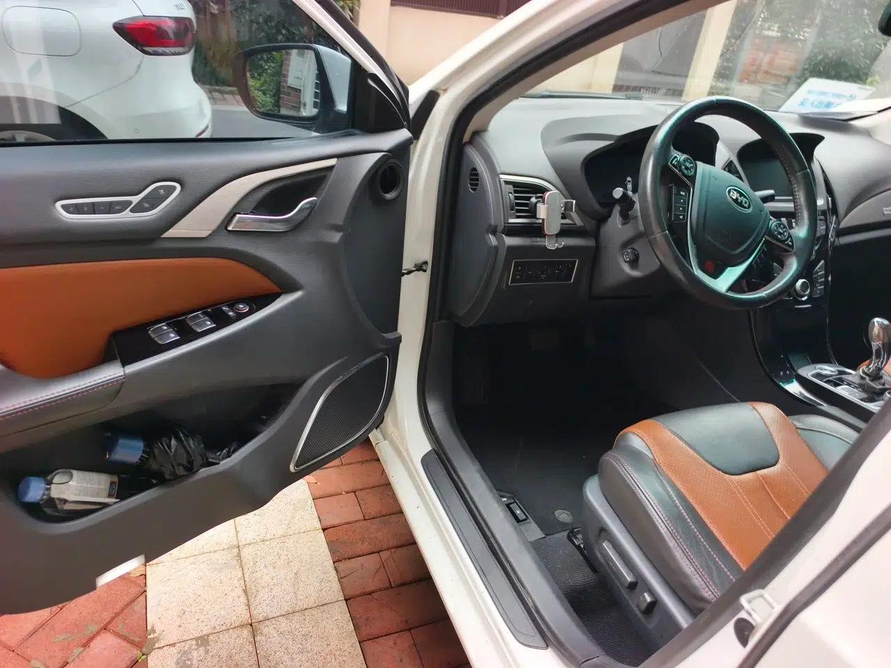 BYD Qin New Energy 2015 1.5T Dual-Crown Flagship Plus Edition — миниатюра 16
