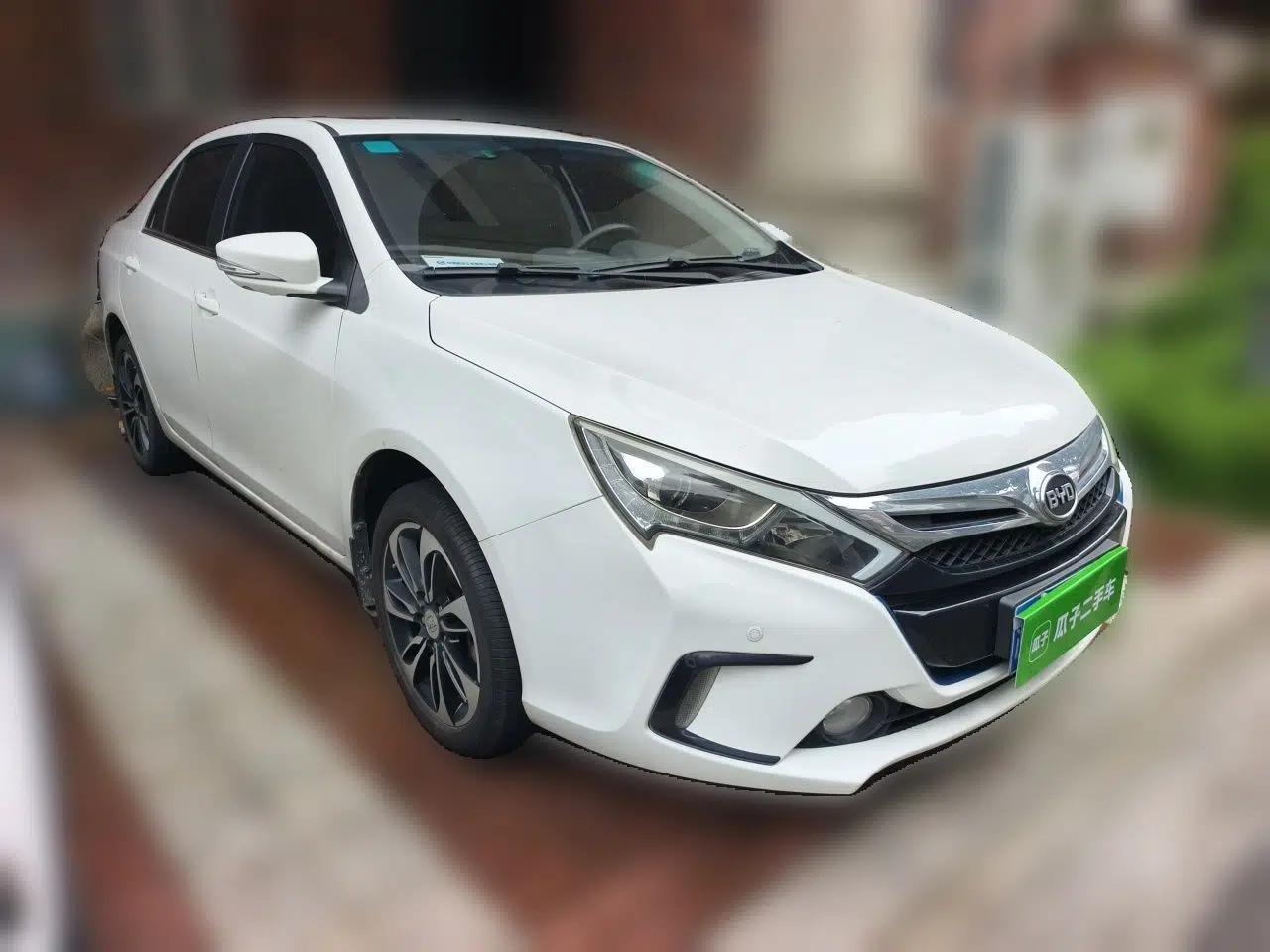 BYD Qin New Energy 2015 1.5T Dual-Crown Flagship Plus Edition — миниатюра 3