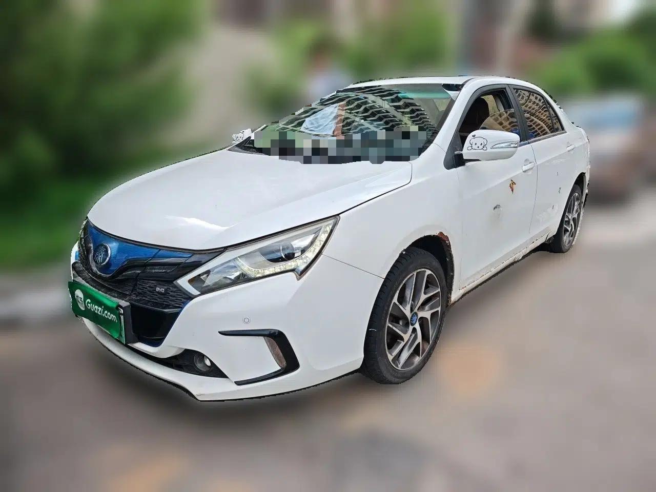 BYD Qin New Energy 2016 Qin EV300 Prestige Model — миниатюра 1