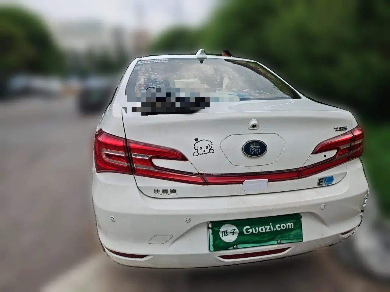 BYD Qin New Energy 2016 Qin EV300 Prestige Model — миниатюра 5