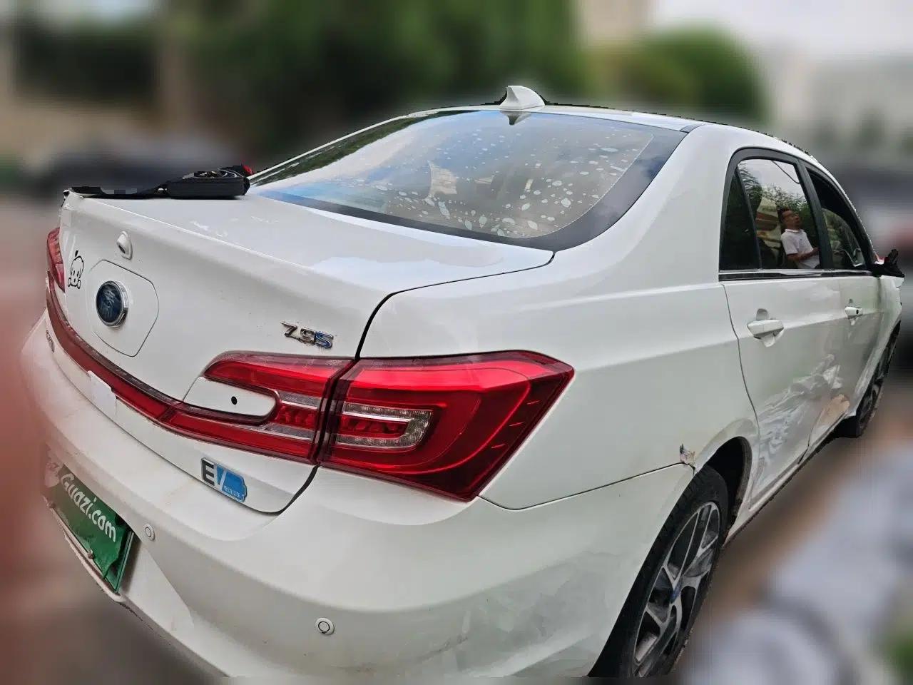BYD Qin New Energy 2016 Qin EV300 Prestige Model — миниатюра 6