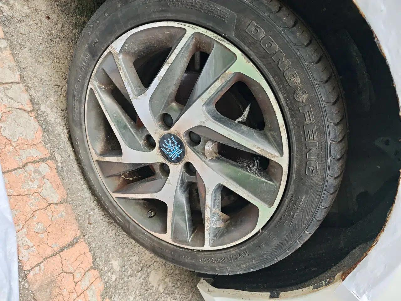 BYD Qin New Energy 2016 Qin EV300 Prestige Model — миниатюра 8