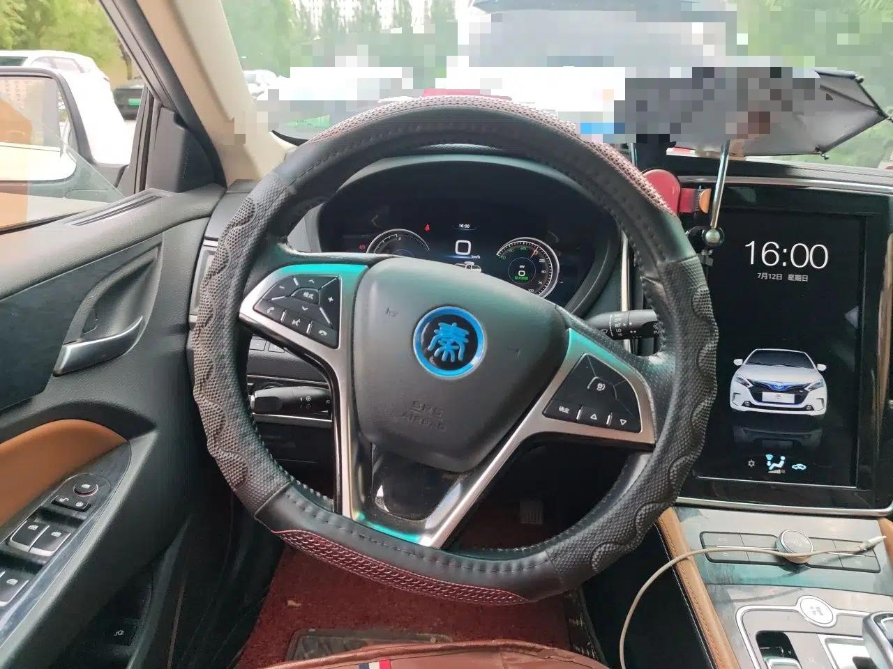 BYD Qin New Energy 2016 Qin EV300 Prestige Model — миниатюра 10