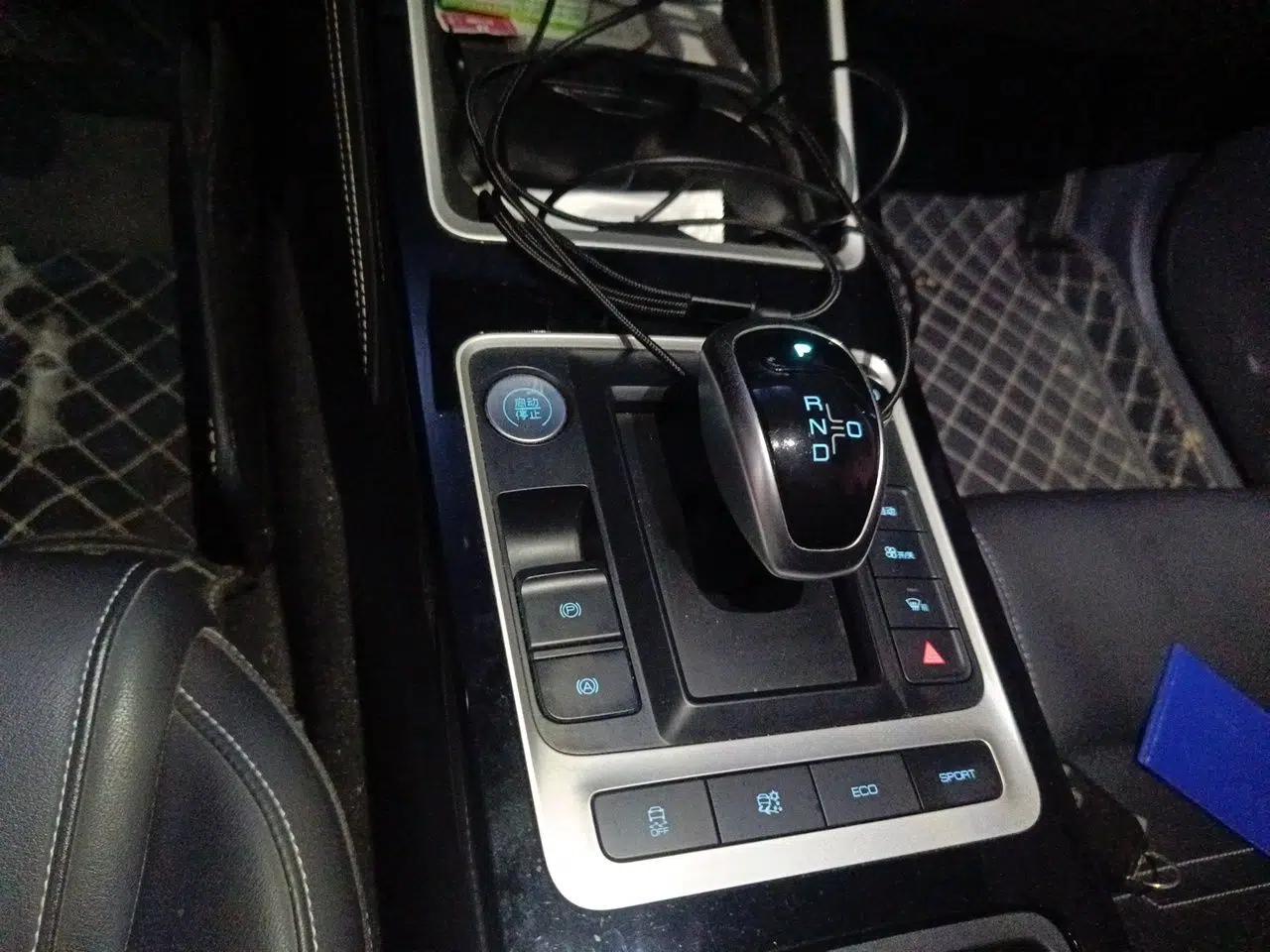 BYD Qin New Energy 2019 High-Range Luxury Model — миниатюра 14