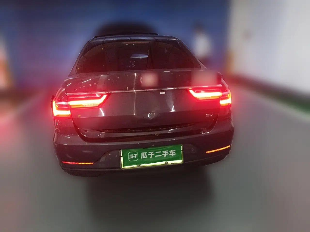 BYD Qin New Energy 2019 High-Range Luxury Model — миниатюра 5