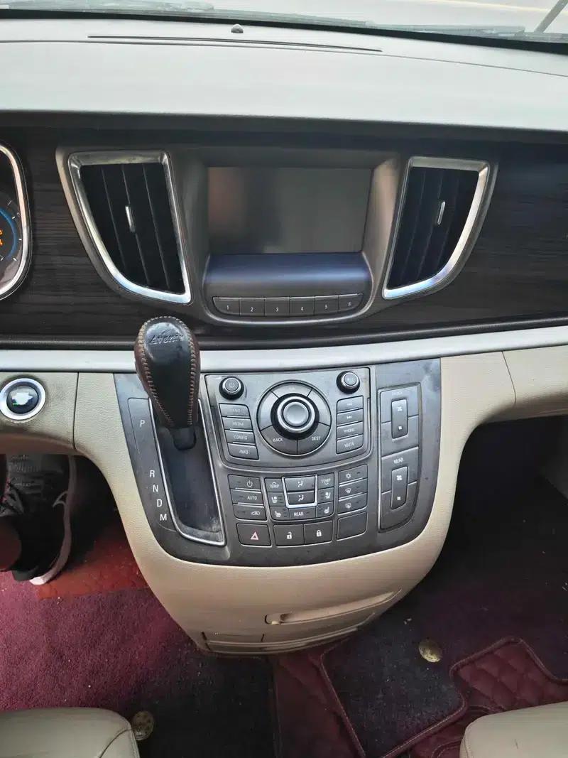 Buick GL8 2013 3.0L GT Luxury Business Edition — миниатюра 5