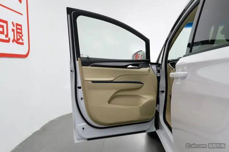 Buick GL8 2023 ES Avantgarde 2.0T Premium Edition — миниатюра 20