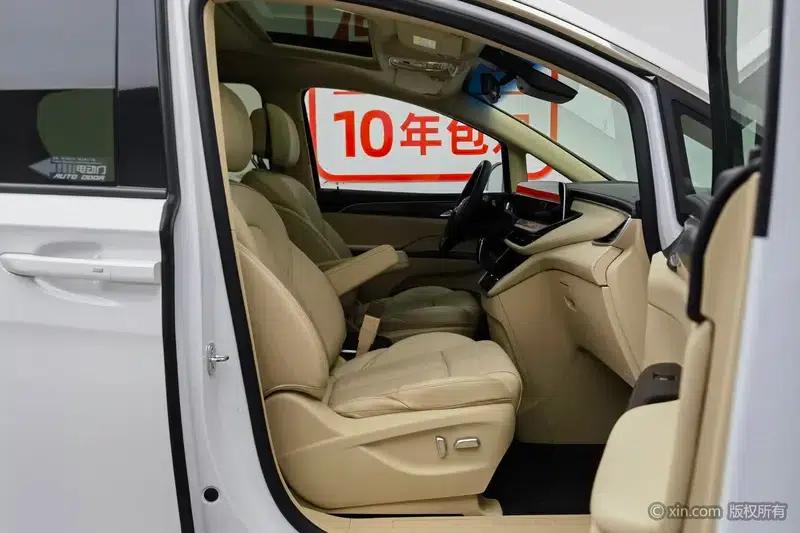 Buick GL8 2023 ES Avantgarde 2.0T Premium Edition — миниатюра 24