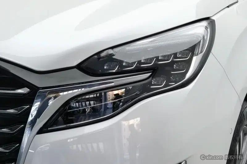 Buick GL8 2023 ES Avantgarde 2.0T Premium Edition — миниатюра 7