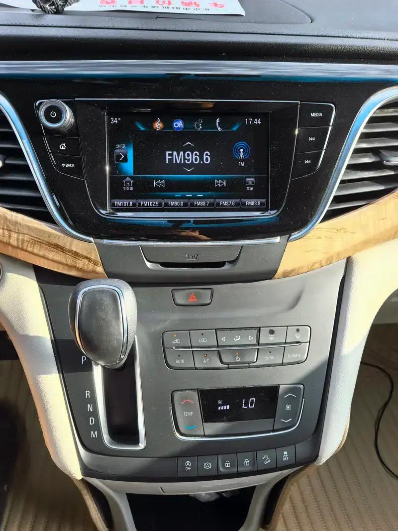 Buick GL8 2017 ES 28T Comfort Model (National V Emission Standard) — миниатюра 8
