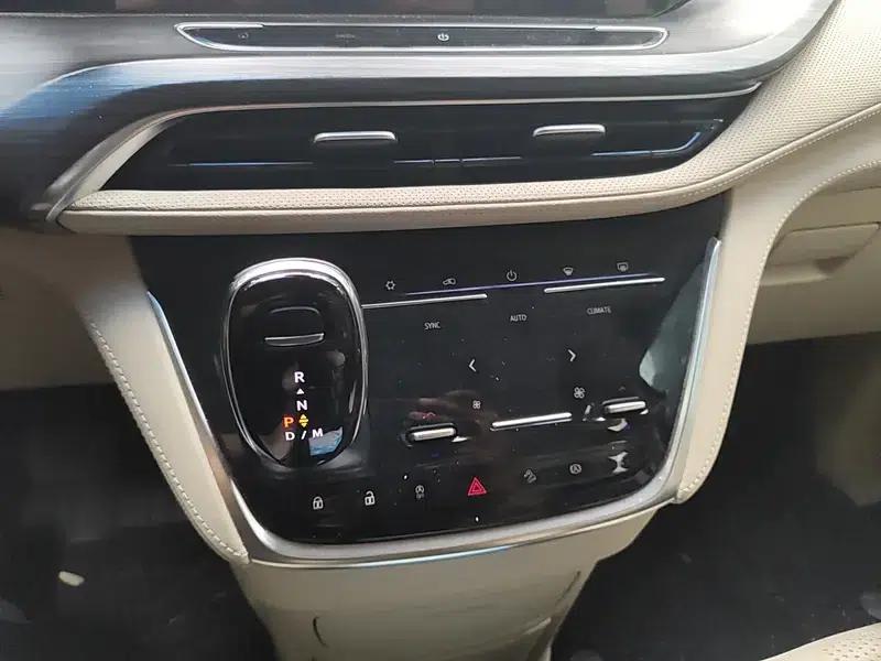 Buick GL8 2023 ES Avantgarde 2.0T Luxury — миниатюра 14