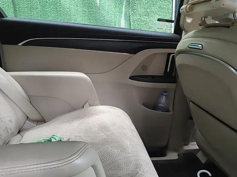 Buick GL8 2023 ES Avantgarde 2.0T Luxury — миниатюра 17