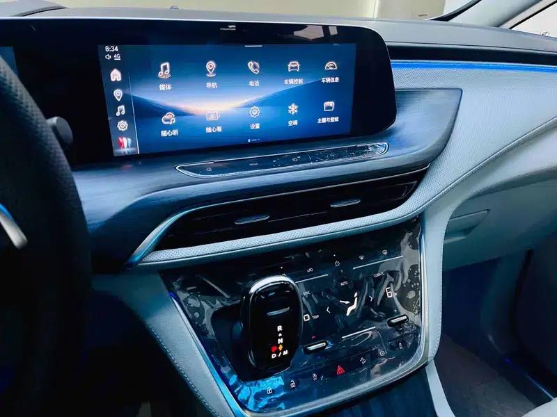 Buick GL8 2023 ES Avantgarde 2.0T Comfort — миниатюра 13