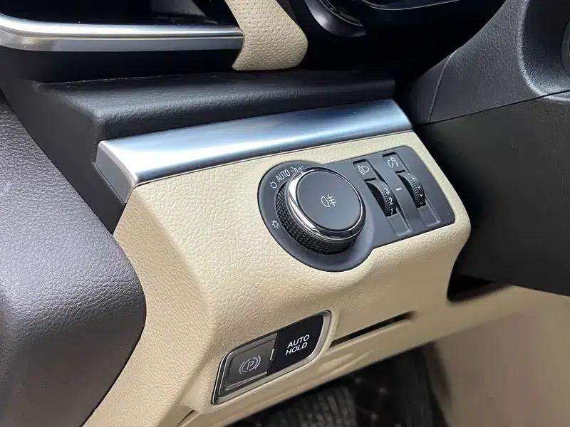 Buick GL8 2023 Land Business Class 2.0T Luxury Edition — миниатюра 13