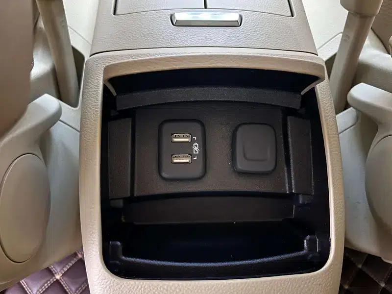 Buick GL8 2023 Land Business Class 2.0T Luxury Edition — миниатюра 18