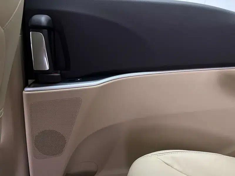 Buick GL8 2023 Land Business Class 2.0T Luxury Edition — миниатюра 10
