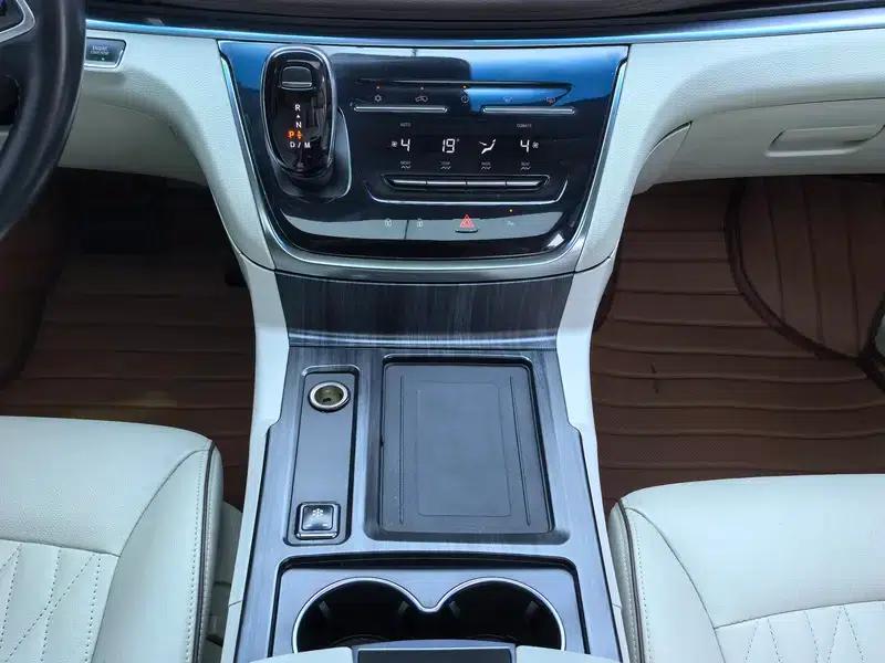Buick GL8 2020 Land Business Class 652T Premium — миниатюра 6