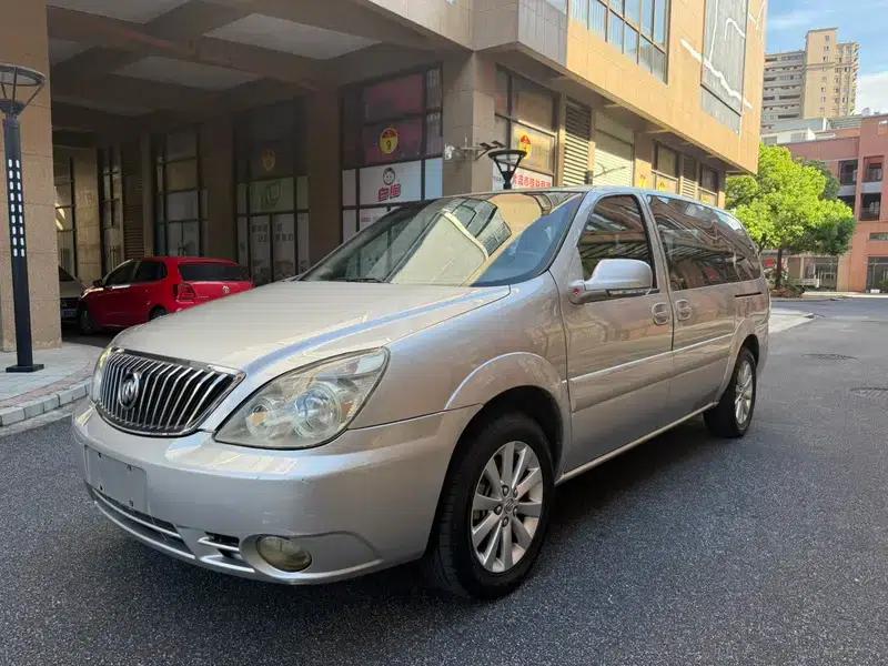 Buick GL8 2014 2.4L Executive Edition — миниатюра 1