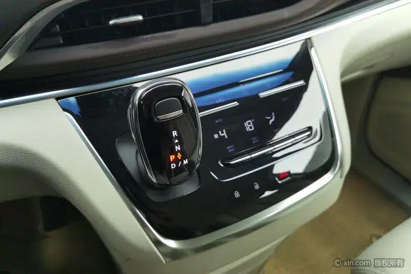 Buick GL8 2023 Land Business Class 2.0T Comfort — миниатюра 15