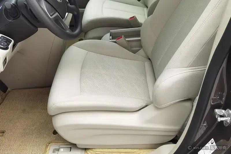Buick GL8 2023 Land Business Class 2.0T Comfort — миниатюра 18