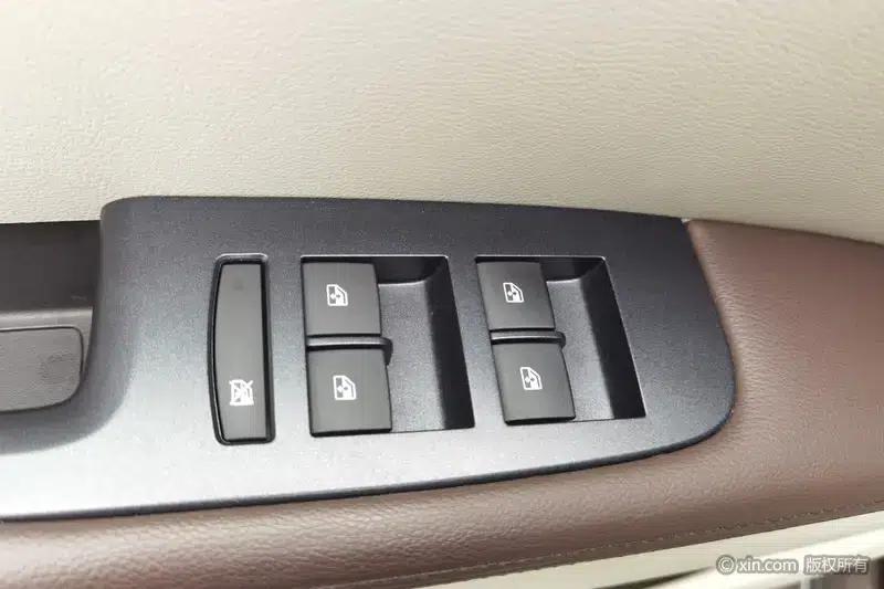 Buick GL8 2023 Land Business Class 2.0T Comfort — миниатюра 22