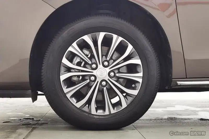 Buick GL8 2023 Land Business Class 2.0T Comfort — миниатюра 9