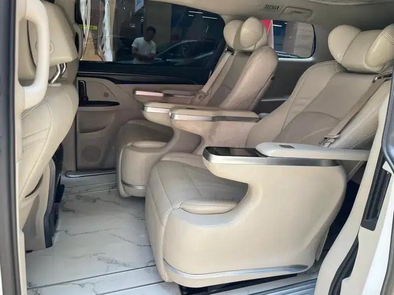 Buick GL8 2023 ES Avantgarde 2.0T Comfort — миниатюра 17