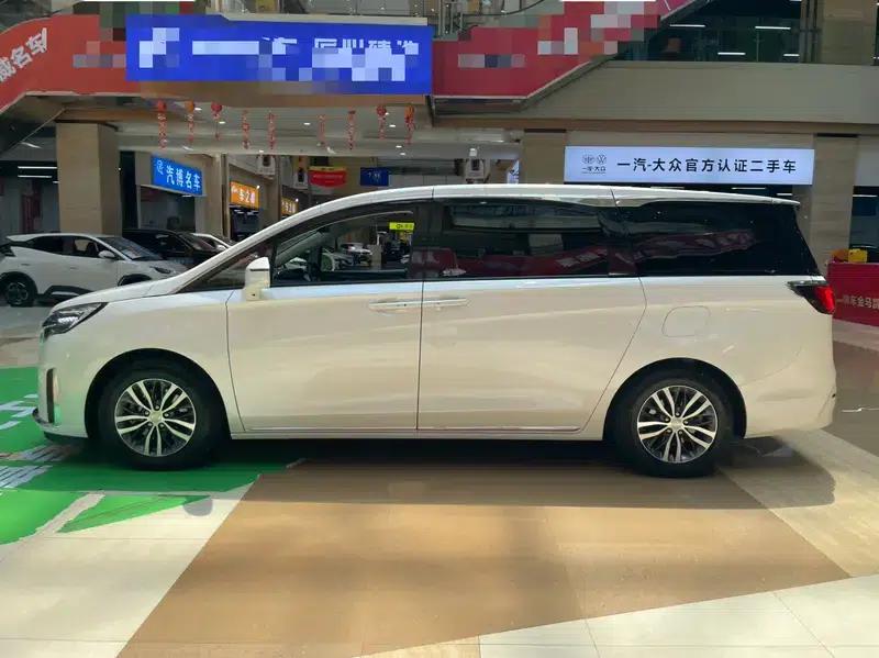 Buick GL8 2023 ES Avantgarde 2.0T Comfort — миниатюра 3