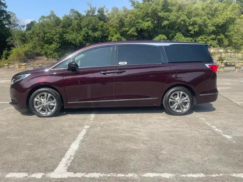 Buick GL8 2017 28T Avenir (National V Emission Standard) — миниатюра 4