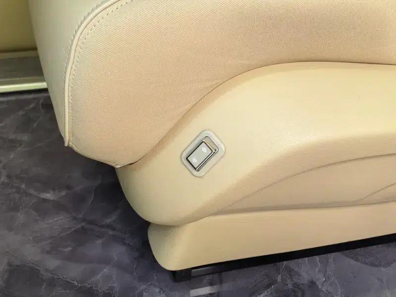 Buick GL8 2023 Land Business Class 2.0T Luxury Edition — миниатюра 11