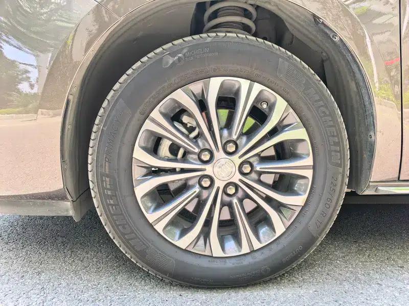 Buick GL8 2023 Land Business Class 2.0T Luxury Edition — миниатюра 13
