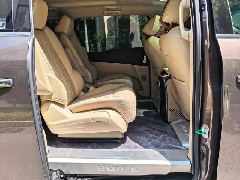 Buick GL8 2023 Land Business Class 2.0T Luxury Edition — миниатюра 23