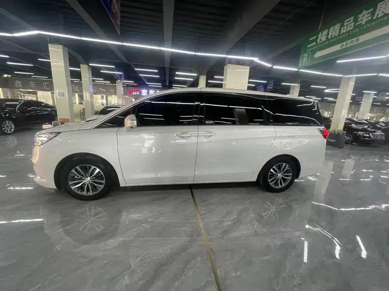 Buick GL8 2022 Facelift ES Avantgarde 653T Comfort Model — миниатюра 4