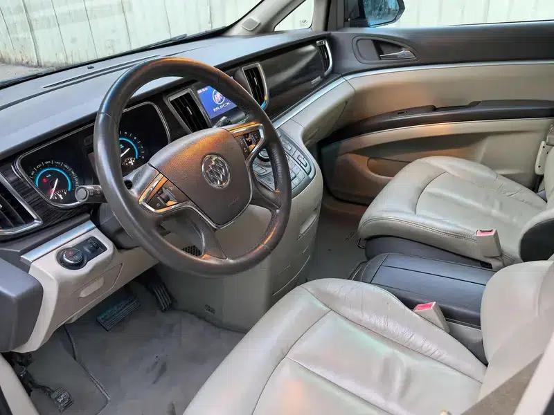 Buick GL8 2011 3.0L GT Luxury Business Edition — миниатюра 11